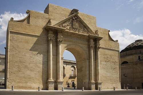 Antiquariato a Lecce, pronto a traslocare a Porta Napoli