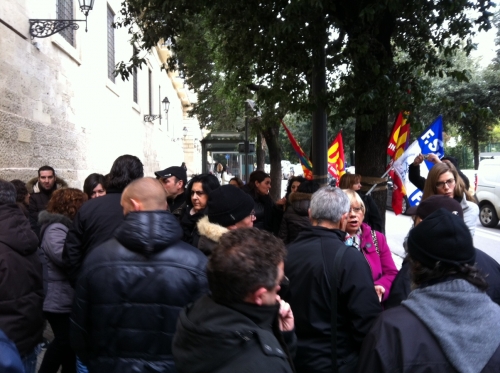 Lavoratori oncologico. Sit-in in Prefettura
