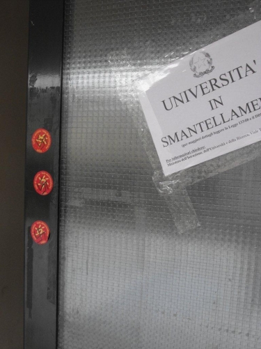 Svastiche nella sede dell'UdU dell'Università del Salento