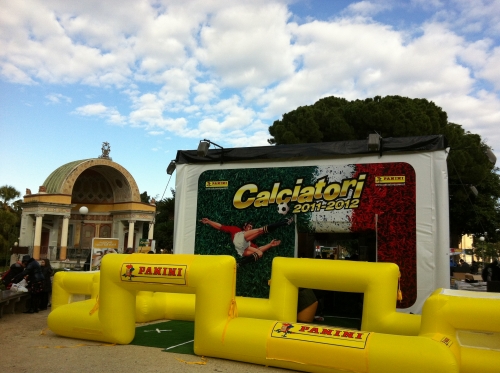 Il "Panini Tour" a Lecce, arrivano le mitiche figurine...