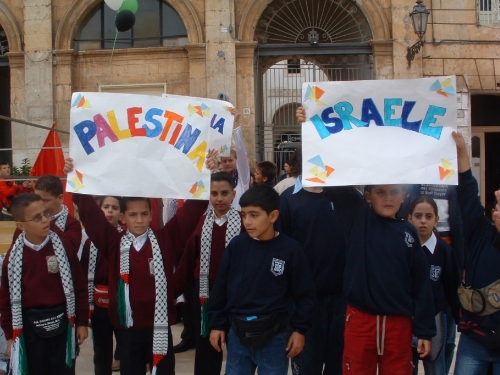 Israeliani e Palestinesi del Villaggio di Neve Shalom insieme a Ostuni