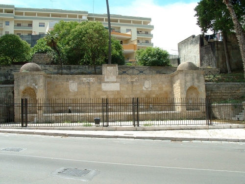Brindisi, lavori di restauro della Fontana Tancredi o Fontana grande