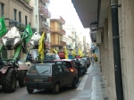 Bari, gli agricoltori in protesta bloccano il centro