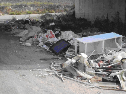 Abbandono rifiuti, l'Adoc di Lecce segnala vari siti inquinati