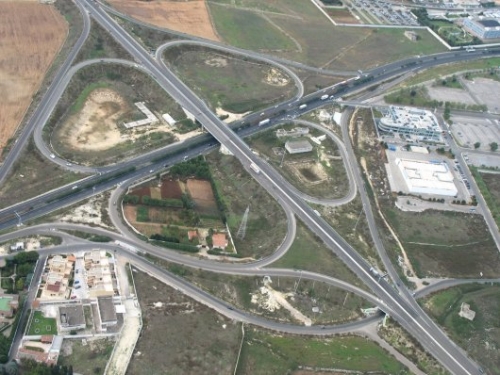 Nuovo look per la segnaletica della Tangenziale di Lecce